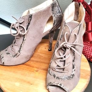 Isola Taupe Heels Size 9.5